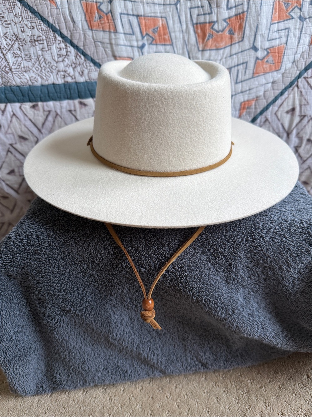 *NWT* GIGI PIP Wren Flat Brim Telescope Crown Hat w/Adjustable Strap, Off White